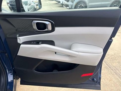 New 2026 Kia Sorento S w/ S Panoramic Sunroof Package image 17