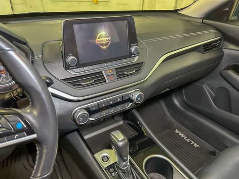Used 2021 Nissan Altima 2.5 SV w/ SV Premium Package AWD/4WD image 30