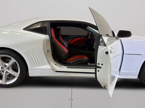 Used 2014 Chevrolet Camaro SS RWD image 33