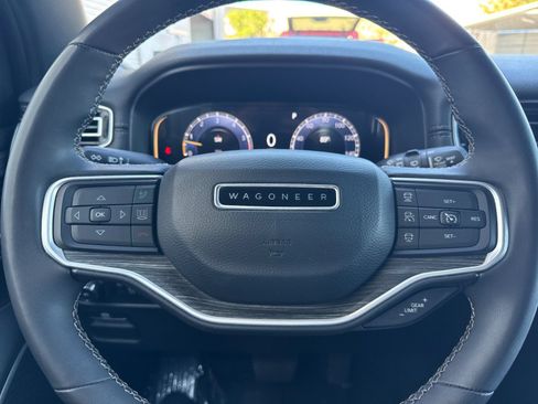 Used 2024 Jeep Wagoneer Series II w/ Flexible Seating Group AWD/4WD image 28
