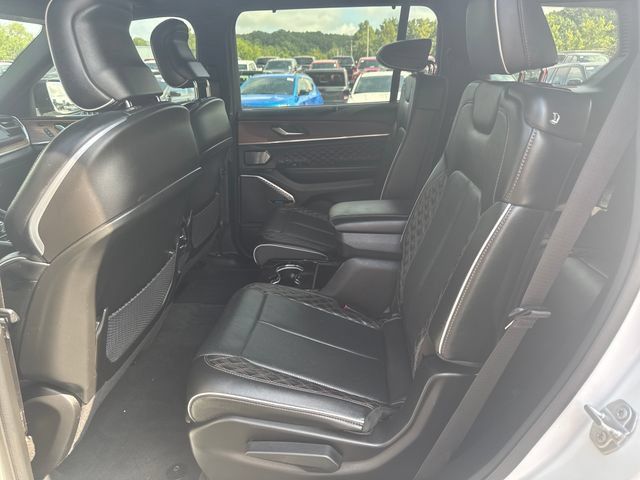 Used 2023 Jeep Grand Cherokee L Summit AWD/4WD image 36