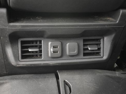 Used 2022 Chevrolet Silverado 1500 LT image 35