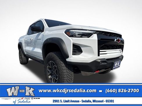 Used 2024 Chevrolet Colorado ZR2 AWD/4WD image 3