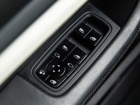 Certified 2020 Porsche Taycan Turbo AWD/4WD image 20
