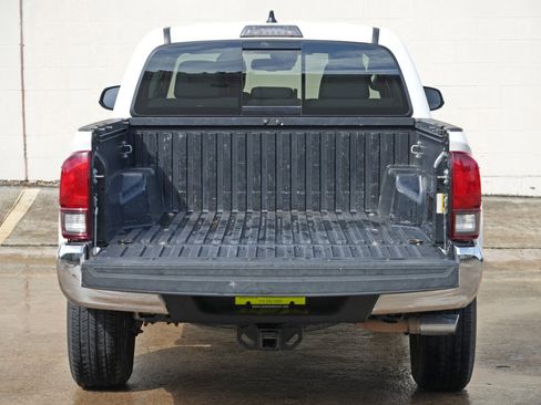 Used 2021 Toyota Tacoma SR5 RWD image 9