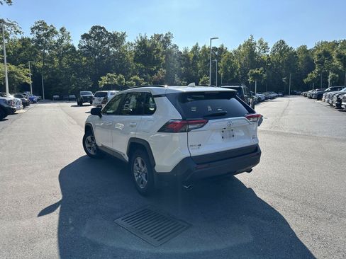 Used 2025 Toyota RAV4 XLE w/ Convenience Package AWD/4WD image 8