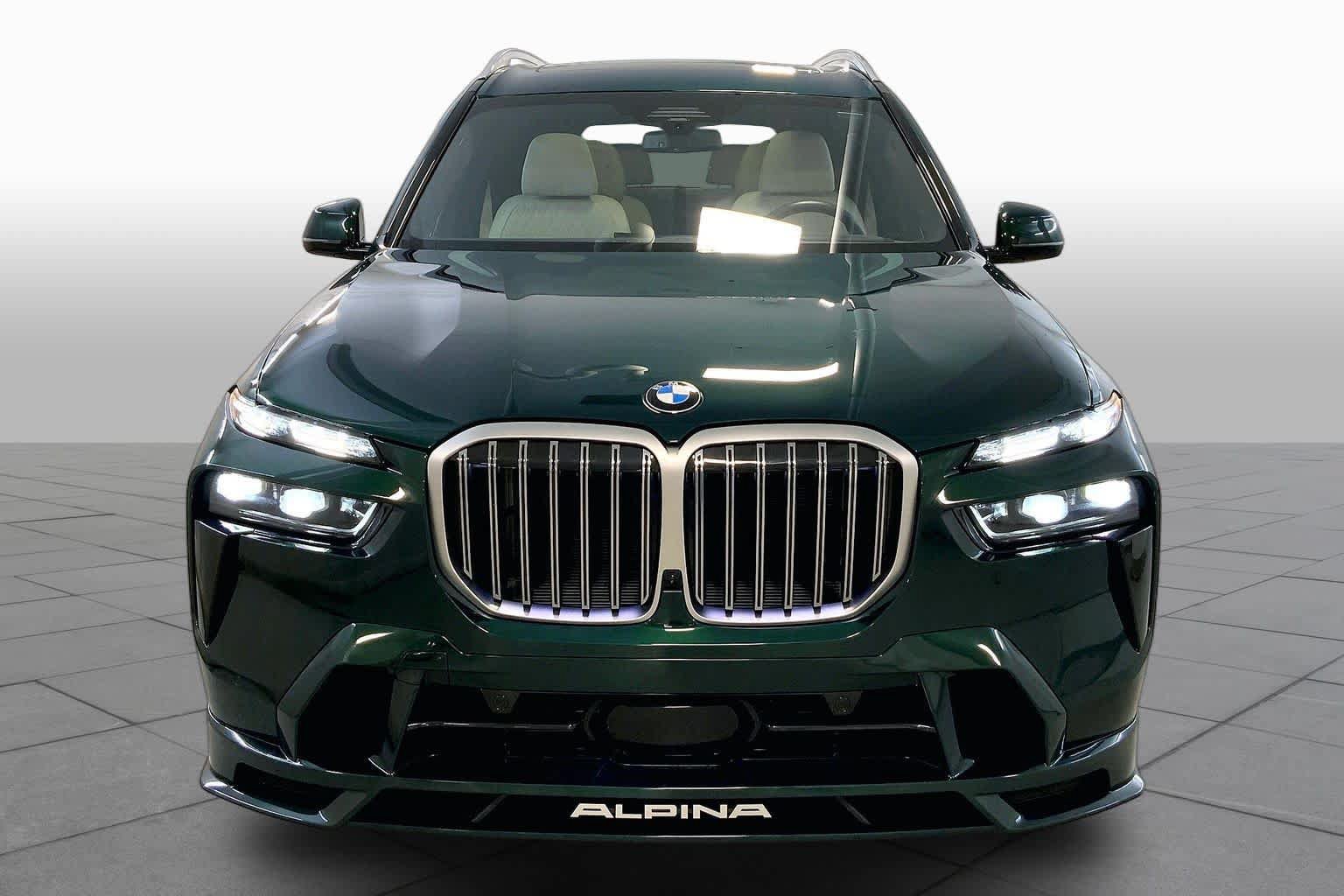 Used 2025 BMW ALPINA XB7 AWD/4WD image 3