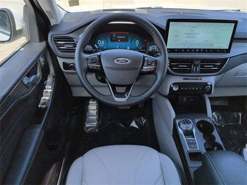 Certified 2025 Ford Escape Platinum w/ Premium Technology Package image 16