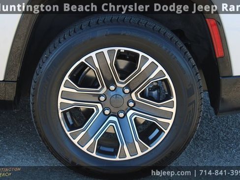 Used 2022 Jeep Wagoneer Series III image 8