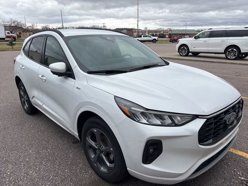 Used 2023 Ford Escape ST-Line Select w/ Tech Pack #2 image 4