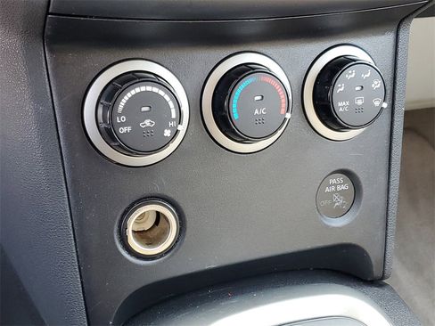 Used 2013 Nissan Rogue S image 17