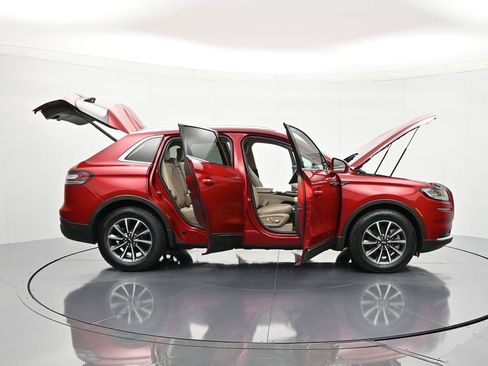 Used 2021 Lincoln Nautilus FWD image 57