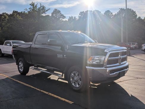 Used 2016 RAM 2500 Tradesman w/ Chrome Appearance Group AWD/4WD image 3
