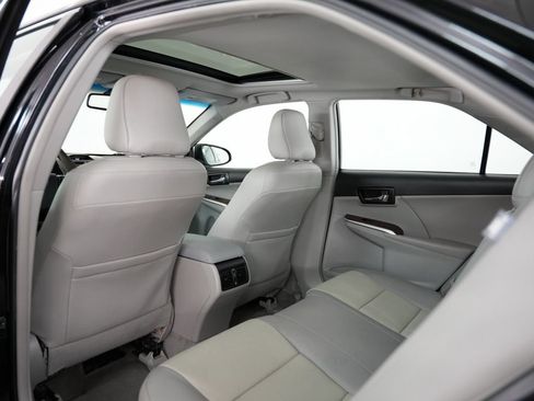 Used 2012 Toyota Camry XLE w/ Leather Pkg FWD image 36