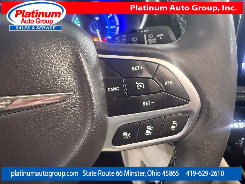 Used 2023 Chrysler Pacifica Limited FWD image 16