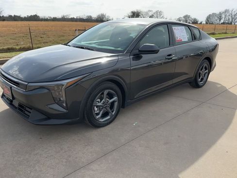 Used 2025 Kia K4 FWD image 5