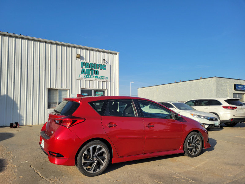 Used 2018 Toyota Corolla iM w/ All-Weather Mat Package FWD image 8