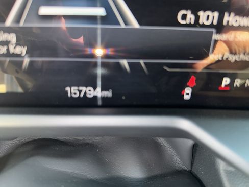 Used 2025 GMC Acadia Elevation FWD image 15