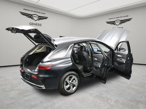 Used 2026 Genesis GV70 2.5T Select image 18