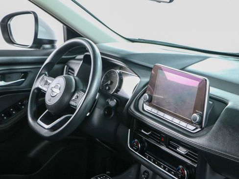 Used 2024 Nissan Rogue SV FWD image 25