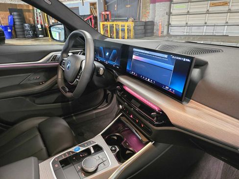 Used 2025 BMW i4 eDrive40 image 11