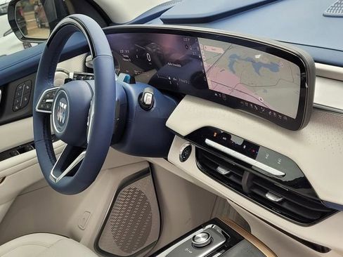 New 2026 Buick Enclave Avenir w/ Super Cruise Package FWD image 18