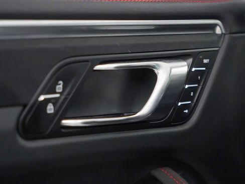 Certified 2022 Porsche Macan GTS image 22