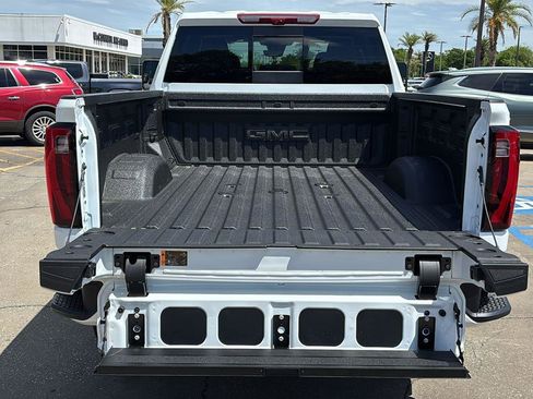New 2026 GMC Sierra 2500 Denali w/ Denali Reserve Package AWD/4WD image 7