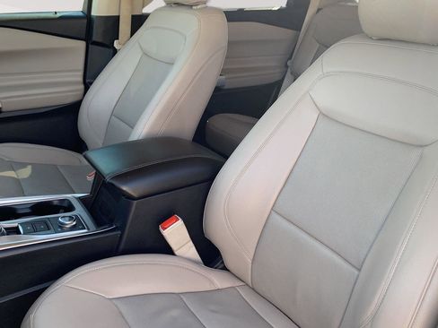 Used 2021 Ford Explorer Limited image 18