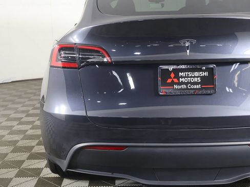 Used 2024 Tesla Model Y Long Range RWD image 25
