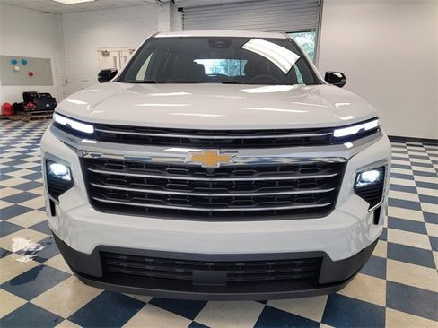 New 2026 Chevrolet Traverse LT image 2