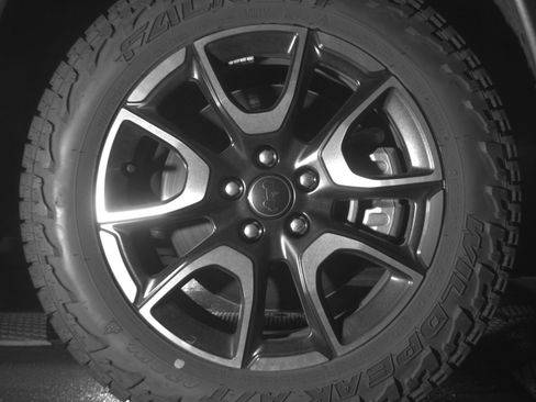 Used 2025 Jeep Compass Trailhawk image 13