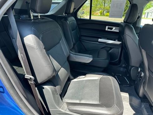 Used 2022 Ford Explorer Limited w/ Equipment Group 301A AWD/4WD image 15