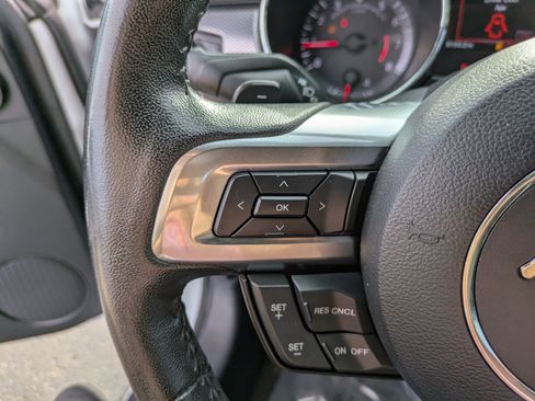 Used 2017 Ford Mustang Coupe RWD image 17