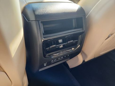 New 2026 Jeep Grand Cherokee Limited w/ Luxury Tech Group II AWD/4WD image 9