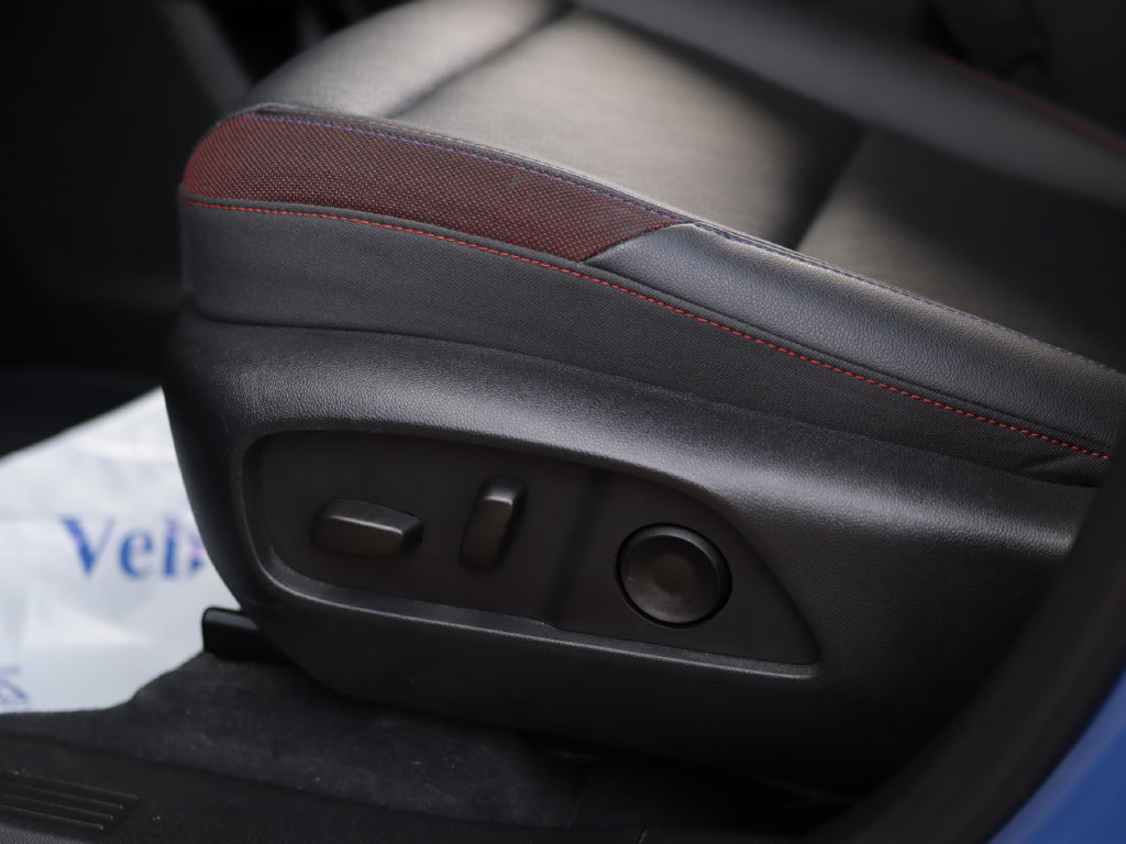 Used 2025 Chevrolet Equinox RS AWD/4WD image 23