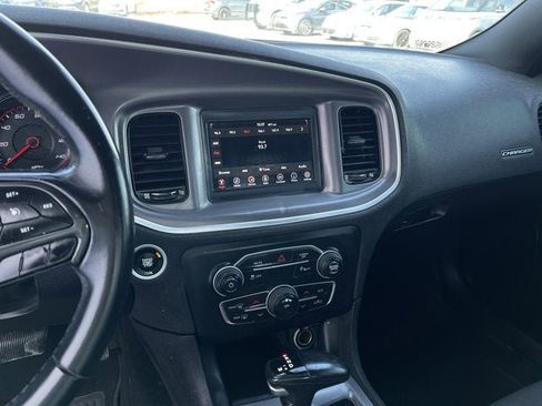 Used 2019 Dodge Charger SXT w/ Blacktop Package image 15