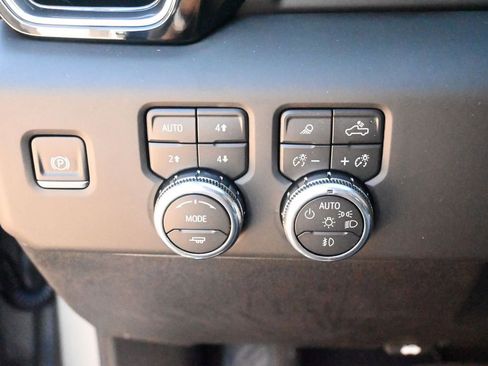 New 2026 GMC Sierra 3500 Denali w/ Denali Reserve Package image 36