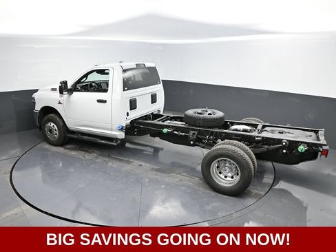 New 2026 RAM 3500 Tradesman w/ Chrome Appearance Group AWD/4WD image 35