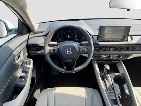 Certified 2025 Honda Accord LX image 23
