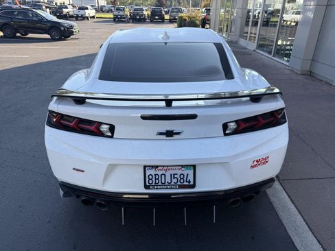 Used 2018 Chevrolet Camaro SS RWD image 4