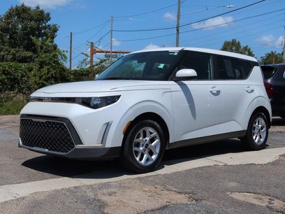 Certified 2023 Kia Soul LX w/ LX Technology Package