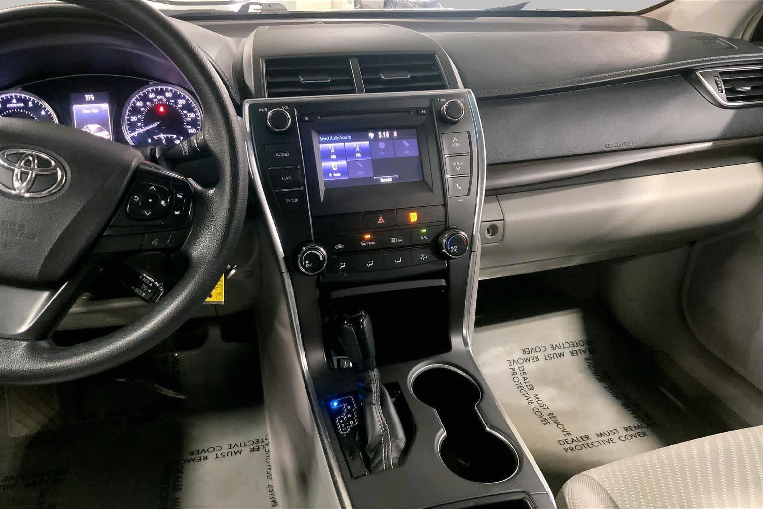 Used 2016 Toyota Camry LE FWD image 7