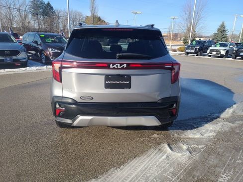 Used 2025 Kia Seltos S image 5