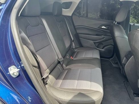 Used 2024 Chevrolet Trax LT w/ Driver Confidence Package FWD image 28