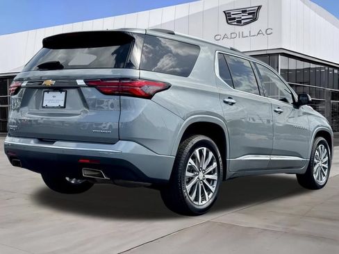 Used 2023 Chevrolet Traverse Premier FWD image 8