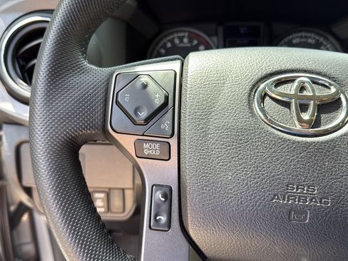 Used 2021 Toyota Tacoma TRD Off-Road w/ Technology Package AWD/4WD image 20