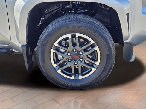Used 2025 Toyota Tacoma TRD Sport image 6