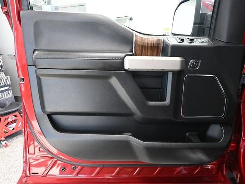 Used 2019 Ford F150 Lariat w/ Equipment Group 502A Luxury AWD/4WD image 21