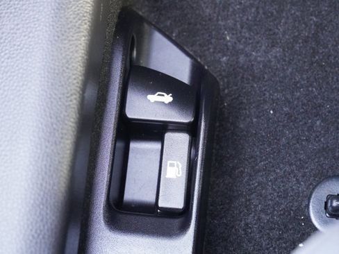 Certified 2024 Toyota Corolla SE image 36